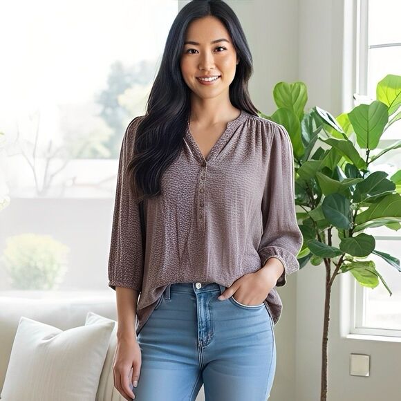 Saint Tropez Womens Blouse Sz Small Pleated Boho Bohemian Neutral Minimal Autumn - Picture 1 of 12